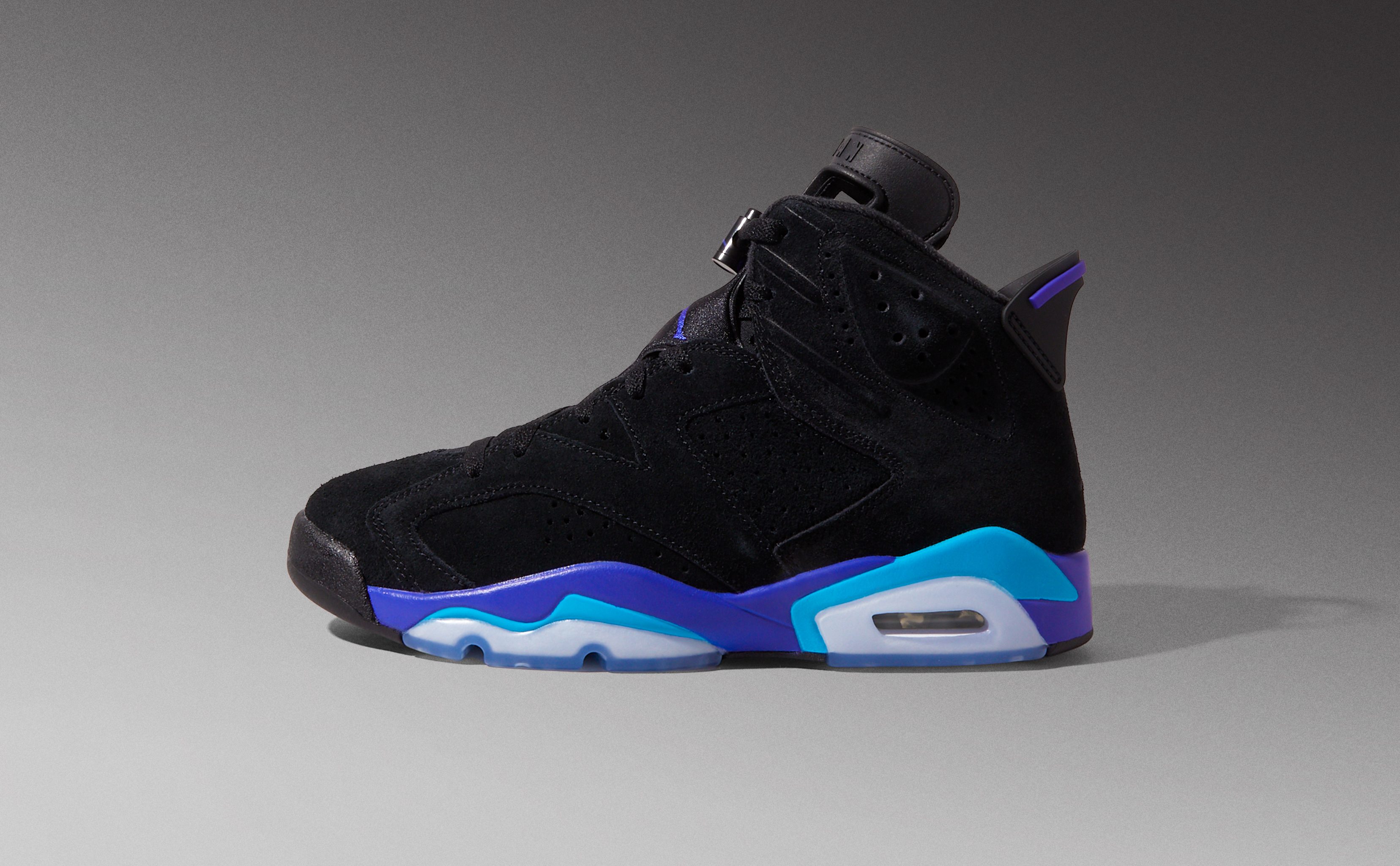 Flight Club on X The Air Jordan 6 Retro Aqua brings a popular AJ8 colorway to MJ s inaugural championship sneaker. Stealthy blacked out nubuck wraps the upper. Concord and Aquatone hits permeate the