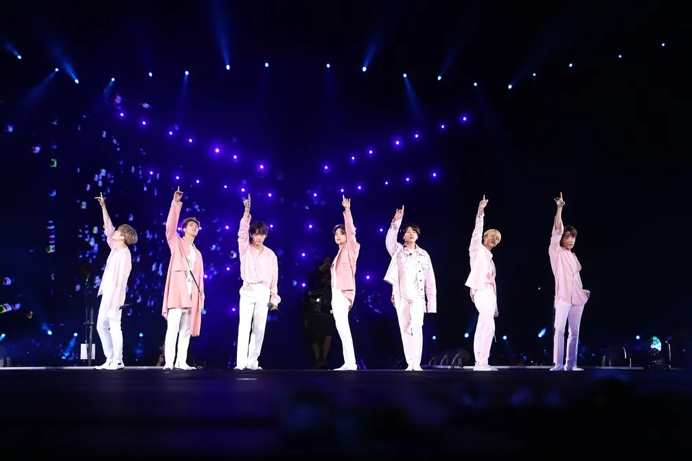 nubankparque's tweet photo. Dia dos namorados? Nããão, a data importante hoje é o #BTS11thAnniversary!!! 💜

E por aqui estamos com saudades dos dias 25 e 26/05/2019 às 19h, e vocês?  🫰🥹

#BTS #AllianzParque https://t.co/fHzv0XkvLB
