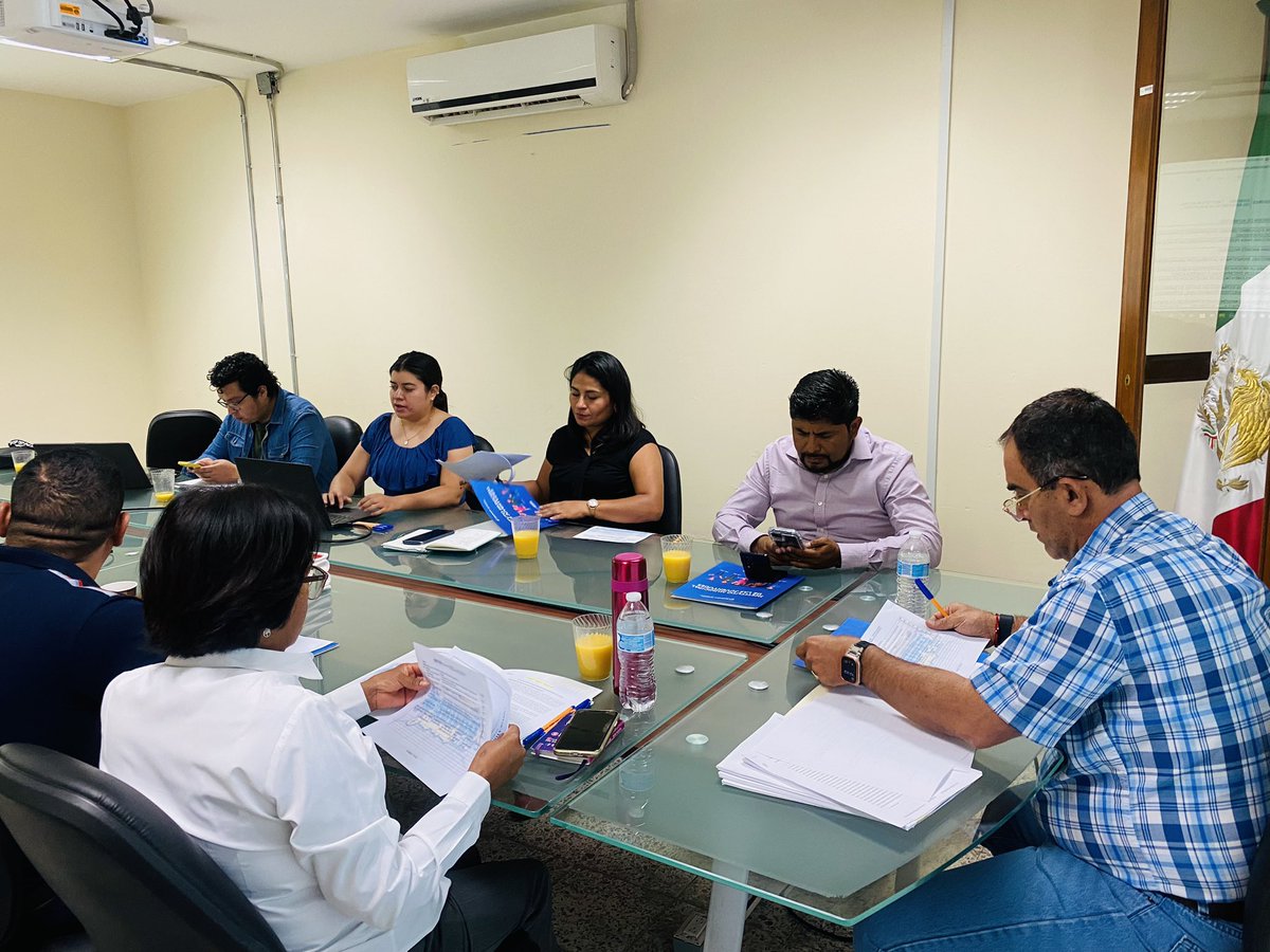 Hoy estuve presente en la mesa de trabajo de la comisión de Bienestar, Juventud y Grupos Vulnerables del #Ayto <a href="/SnAndresOficial/">Ayuntamiento de San Andrés Cholula</a> de donde revisamos y los diferentes proyectos que presentaron los jóvenes en Cabildo Juvenil. Seguiré trabajando por ti #PorQueSiSePuede #BerePorquillo