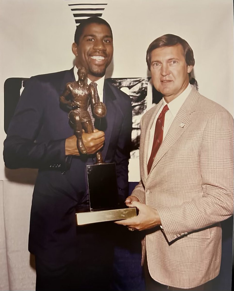 Earvin Magic Johnson tweet media