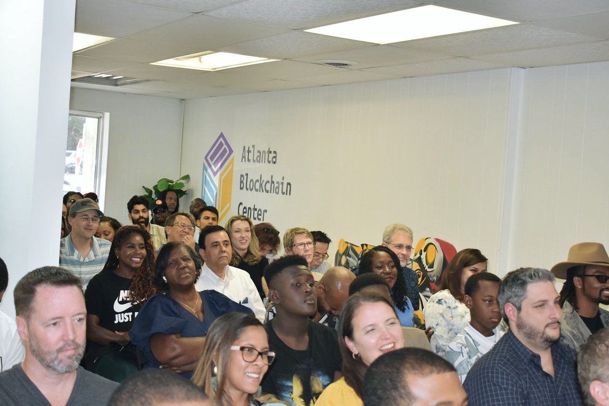 AtlantaChain's tweet image. Last night we hosted an amazing Pitchfest at @AtlantaChain where 100+ people were in attendance to see pitches from 11 web3 startups. #ATLTechWeek

The winner @instarailspay received a $25K investment from @MarlonWilliams. In 2nd was @vnglestories and 3rd was @nursebloc.

Special…