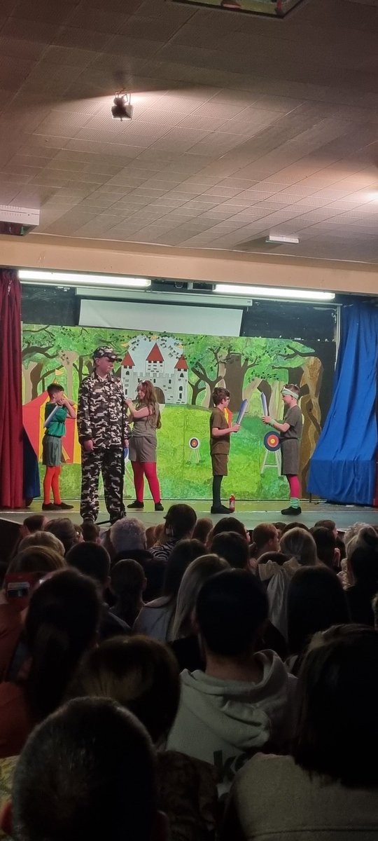 StOPPSBelfast's tweet photo. A huge congratulations to our Year 7 children on a successful first night of Robin And The Sherwood Hoodies 🥳🌟🏹 https://t.co/fgCzyMfxKg