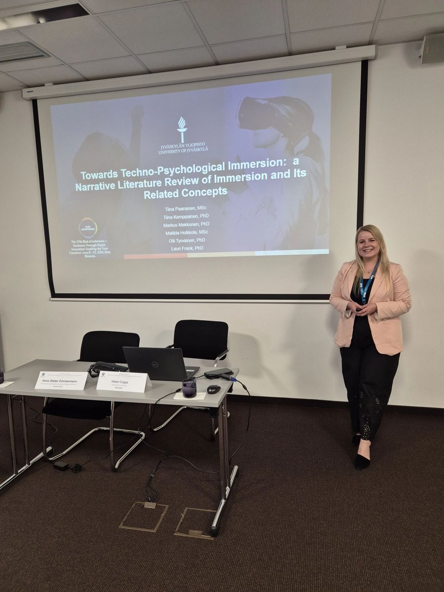 Tiina Paananen in the Bled eConference presenting paper “Towards Techno-Psychological hashtag#Immersion: A Narrative Literature Review of Immersion and Its Related Concepts" co-authored with Kemppainen, Makkonen, Holkkola , Tyrväinen &amp; Frank.
The paper: lnkd.in/dxh2vqFi