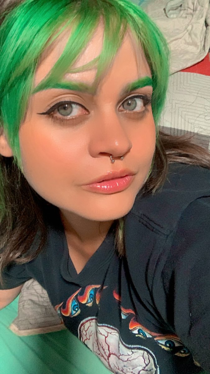 Kei_C69's tweet photo. Piensa en Verde 🤑💵 https://t.co/81IpX8pB3y