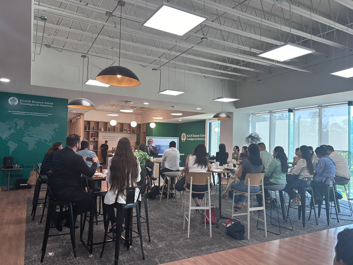 raulfmc's tweet photo. En un mundo empresarial en constante cambio, la colaboración y el intercambio de conocimientos entre líderes de Recursos Humanos es más crucial que nunca. Estas conexiones no solo fortalecen nuestras redes profesionales, sino que también impulsan la innovación y el desarrollo 1/4 https://t.co/oF9P3Z4erC
