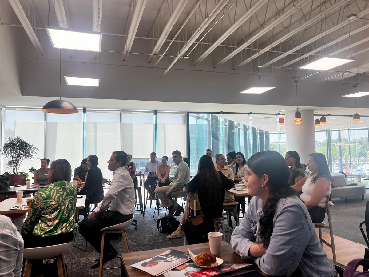 raulfmc's tweet photo. En un mundo empresarial en constante cambio, la colaboración y el intercambio de conocimientos entre líderes de Recursos Humanos es más crucial que nunca. Estas conexiones no solo fortalecen nuestras redes profesionales, sino que también impulsan la innovación y el desarrollo 1/4 https://t.co/oF9P3Z4erC