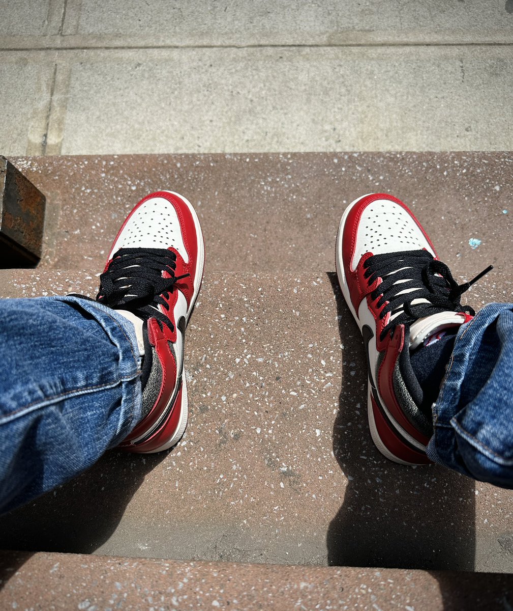 LiLWiL612's tweet photo. @The_UrbanSyn rushed out the crib today, didnt have time to do the much needed sail laces swap 🤦🏻‍♂️ #kotd #LostandFound #StoopLife 😎 https://t.co/mbKUhsQw6N