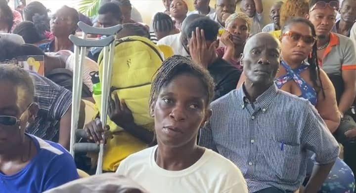 HatiInfos1's tweet photo. CAS remèt madi 11/06/24, 2 mwa chèk epi ajoute 2 mil goud sou lajan benefisyè yo tap touche a ki pase de 2mil goud a 4mil goud. Direktè adjwen CAS la #Elionor
#Devallon ki anonse pewol yo pral fèt regilyèman mande enstitisyon yo pou patisipe yon manyè pou
CAS reponn ak misyon li. https://t.co/yqyY6UkqMk