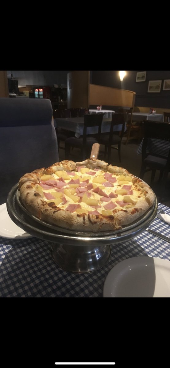 n350sl's tweet photo. @evboyce Back in 2019 I went to the Satellite to try it - somehow one of the worst Hawaiian pizza I’ve had. https://t.co/N6kZK4dils