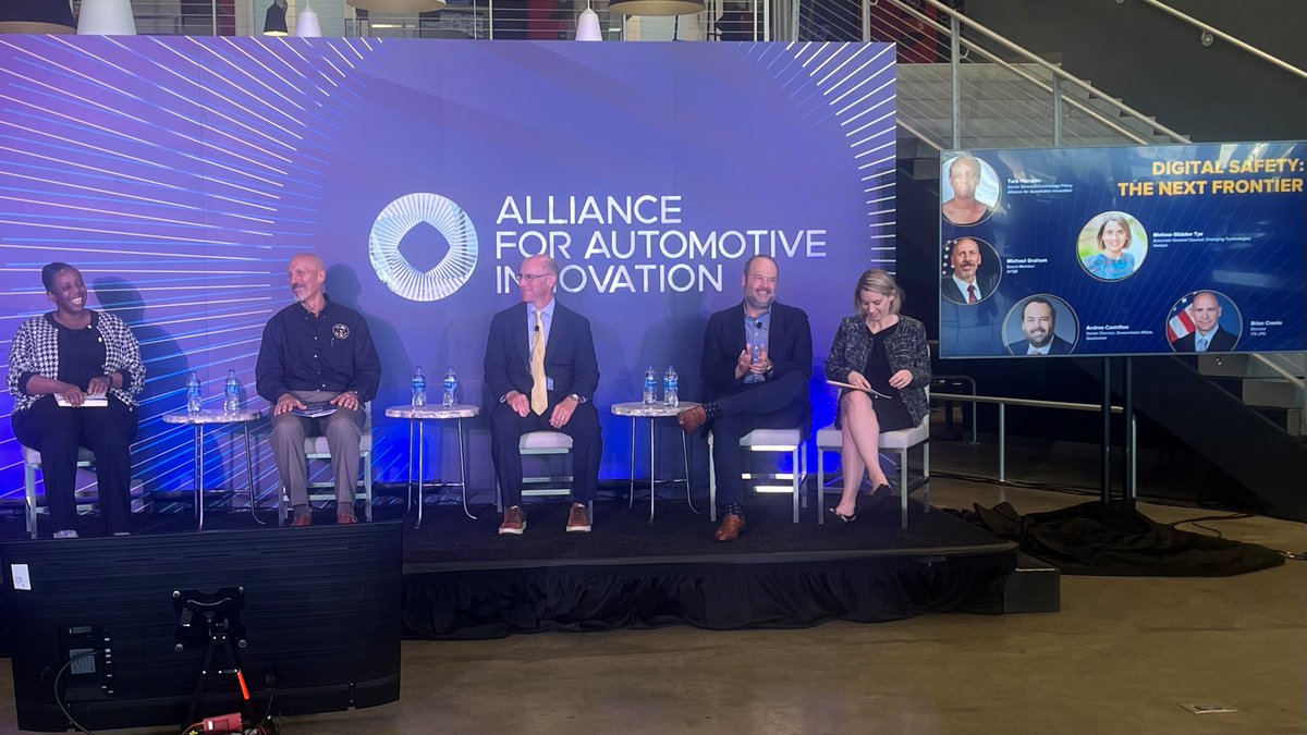 autosinnovate's tweet photo. .@MikeGrahamNTSB → I look at some of the great technology here… sensors to address things like impairment… fatigue… All things that save lives.
#AutoTechShowcase https://t.co/VncFe9NamG