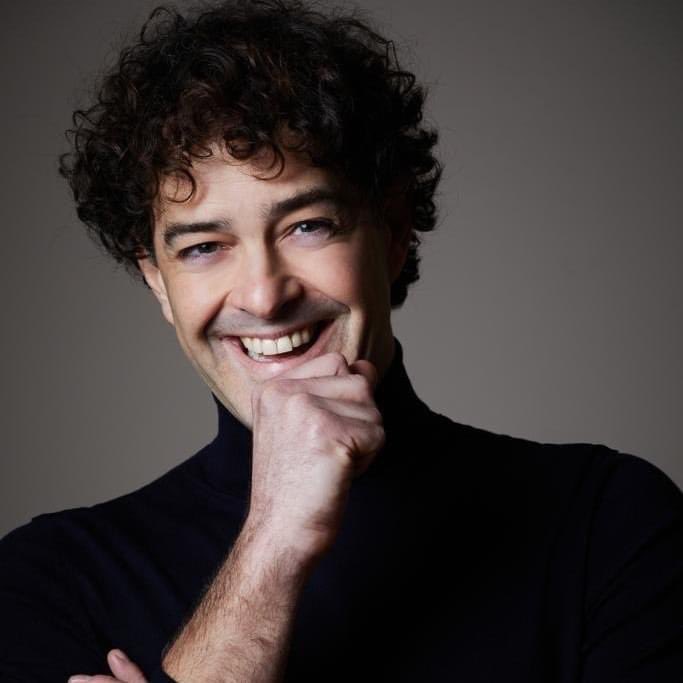 Join Lee Mead for an evening of unforgettable music from the world of Musical Theatre, contemporary hits and his brand new EP. 

⏰ Friday 13 September 7.30pm
🎟 vrcl.uk/leemead