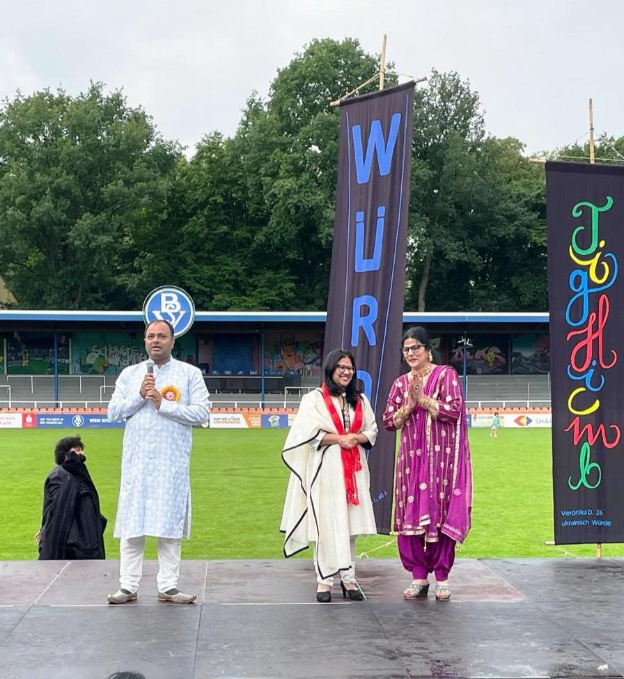 IndiainHamburg's tweet image. Successfully hosted a consular camp in Bremen alongside the India International Fest. The Indian diaspora greatly appreciated the session and consular services provided.
@meaindia @indiaingermany @diaspora_india
@mygovindia
#IndianDiaspora
#Consularservice