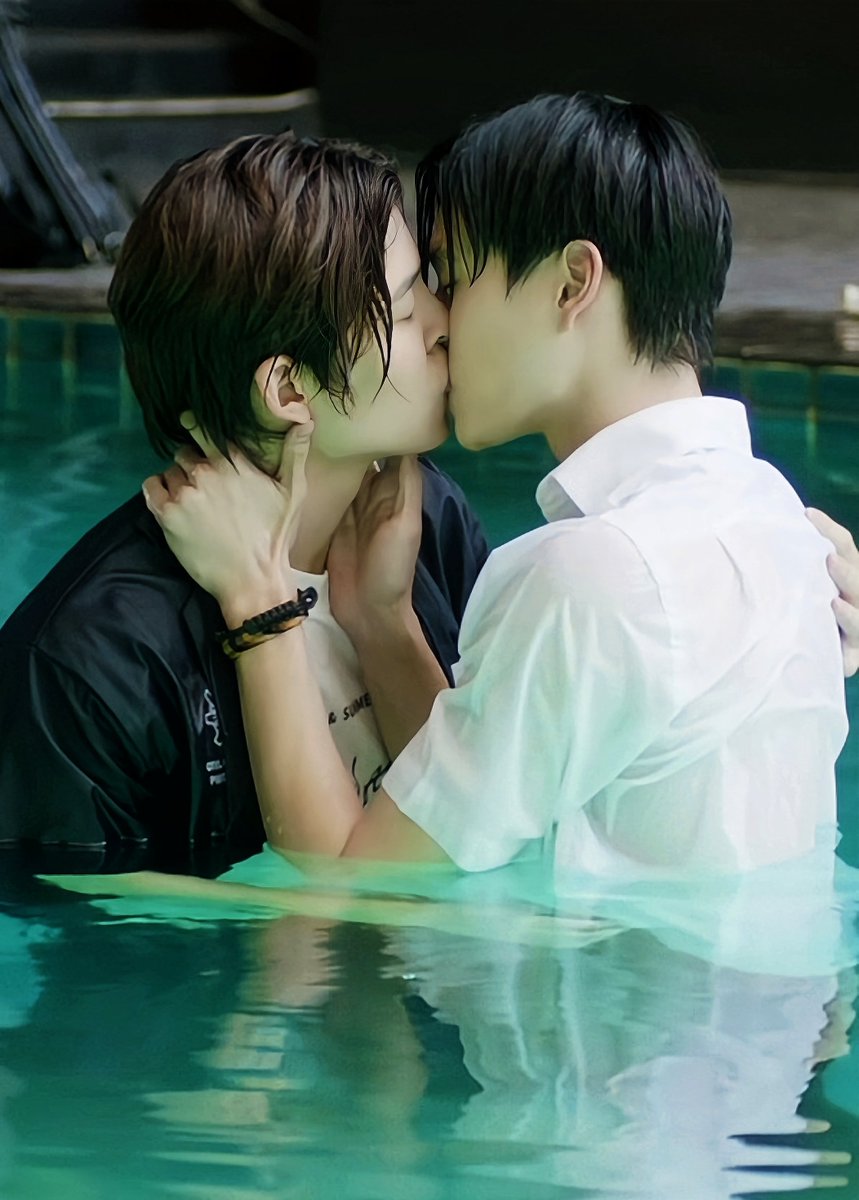 magentablabla's tweet photo. พูดก็พูดเถอะ จากใจเลย 🫶🏻
สำหรับเราแล้วยังไม่มี BL คู่ไหนที่เล่นฉาก Kiss Scene ได้สวยเท่าปอนด์ภูวินทร์เลย คือพอเป็นคู่นี้.. มันดีเสมอเลย ไม่มากไปไม่น้อยไป กำลังพอดี แบบที่ยังมีเสื้อบินวนอยู่ในท้อง และไม่รู้สึกอึดอัดจนเกินไป :)

PondPhuwin WeAre EP11

#WeAreSeriesEP11 https://t.co/L3U52JVEi3