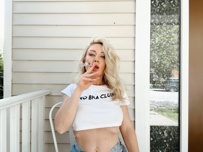 bad gals morning club   #smokingfetish https://t.co/5kQD1YtHQj<a href="/tag/smokingfetish"class="tags">#smokingfetish</a>