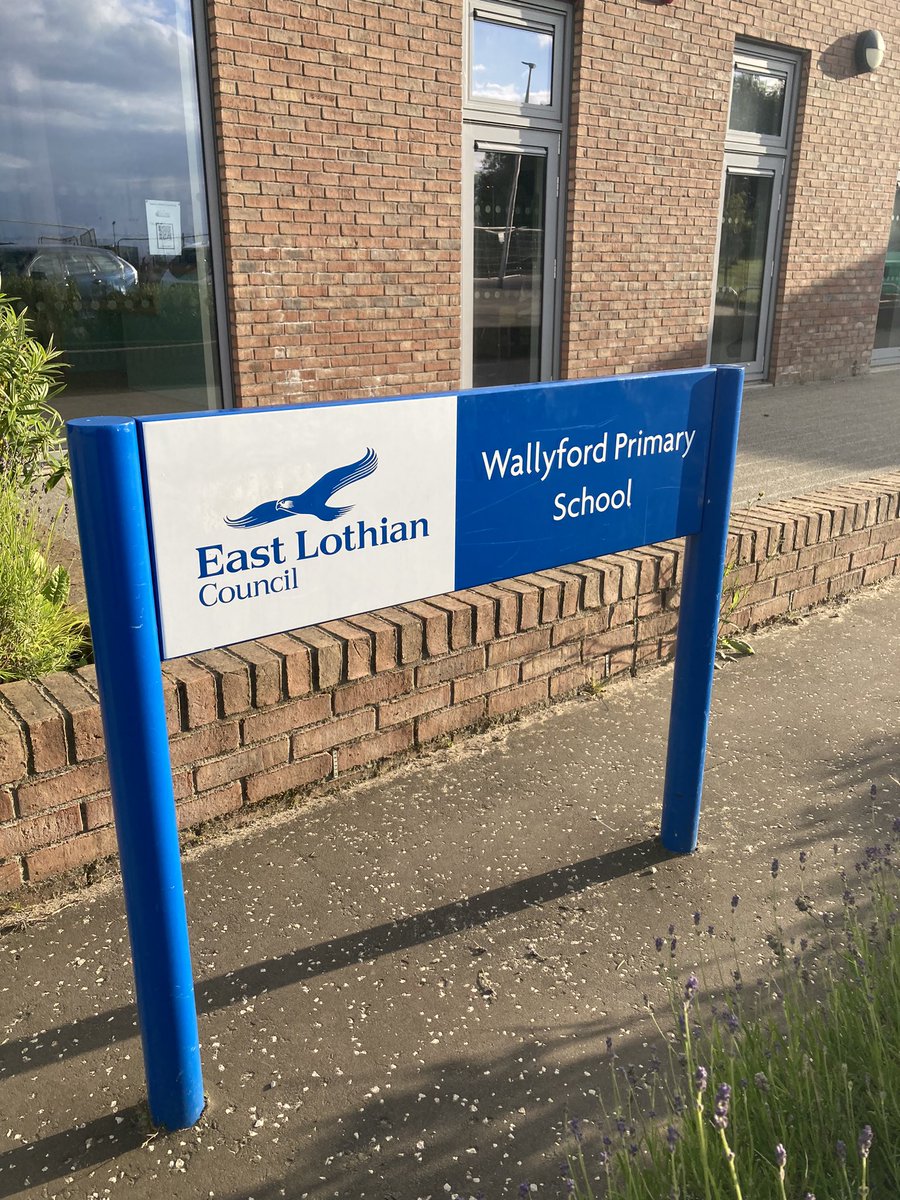 Fantastic night @ Wallyford Primary P7 show. What a talented bunch! Looking forward to welcoming u guys to Rosehill from Friday. Well done Team Wallyford ⭐️