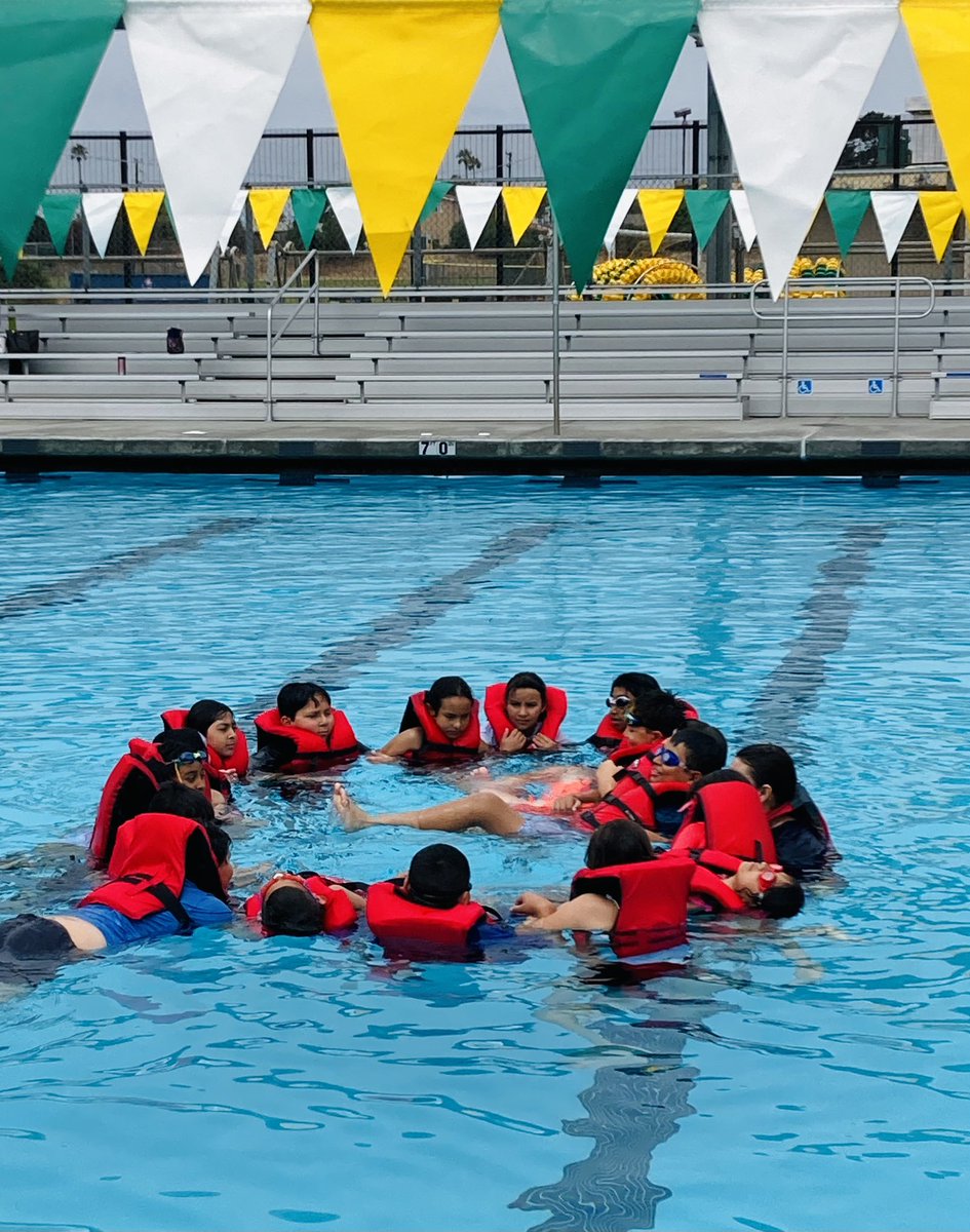 RMontielPamela's tweet image. Pool safety continues for students during SBUSD’s Summer Intersession Program. Thank you to the Mar Vista Pool Instructors, and our SBUSD Teacher Pool Supervisors! What an amazing experience for our students. @Supt_SBUSD @SBUSD_NEWS @SBUSD_EL #poolsafety