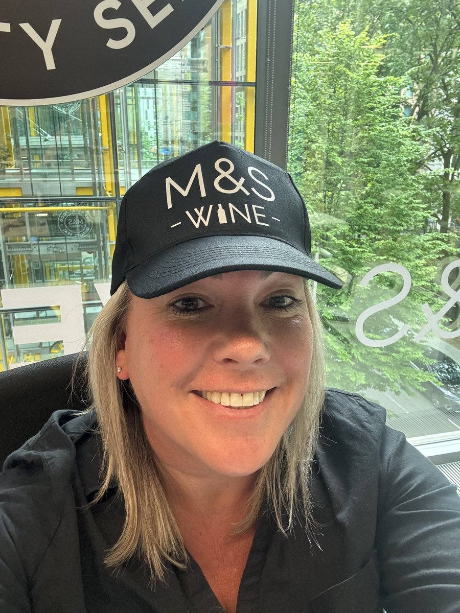 Laura Oakley tweet media