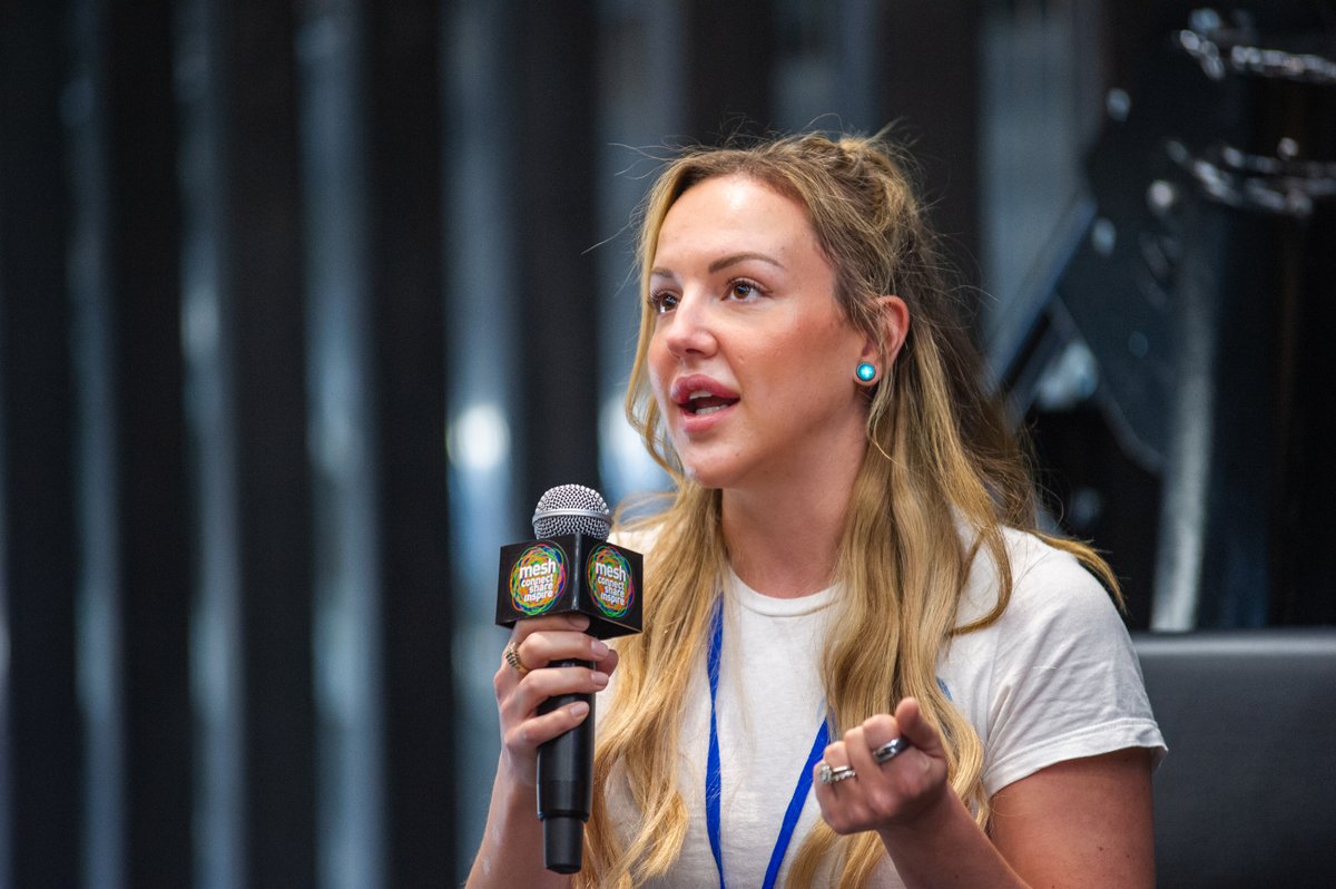 meshcon's tweet photo. @foreverarowdy @ajproc 1 in 4 Canadians over the age of 16 are caring for loved ones experiencing a health crisis or disability, but often without support, says Paisley Churchill. So her aim at Carepal is to ensure nobody has to provide care on their own #meshcon https://t.co/344jHfGvHZ