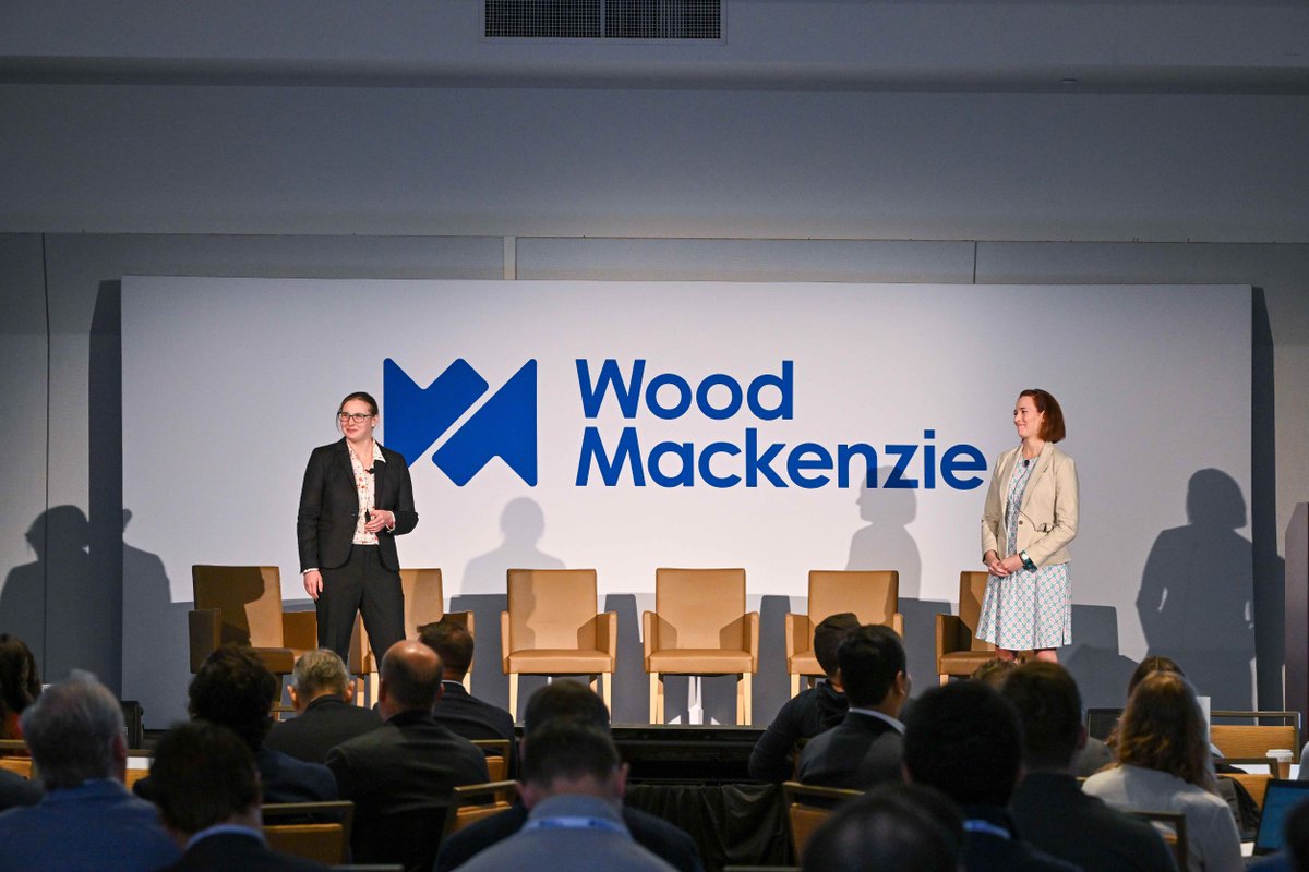 WM_PowerRenew's tweet photo. We're live in San Francisco! Day one of Solar & Energy Storage Summit is off to an amazing start. This morning kicked off with discussions around US
#solar and #energystorage manufacturing, overcoming domestic supply-chain constraints, and more. #WMSESS https://t.co/0pDN14TYBV