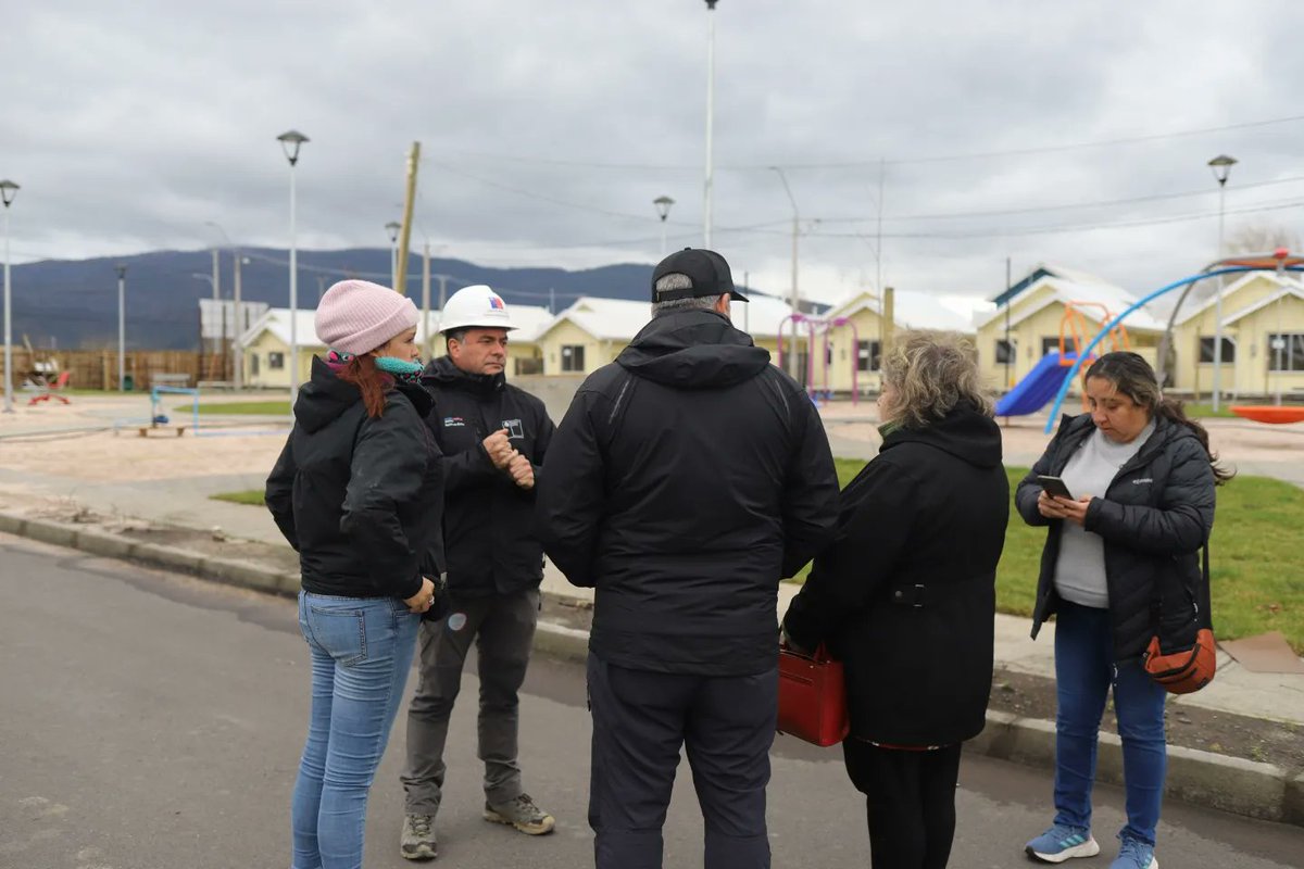 ServiuNuble's tweet photo. Acciones con empresas constructoras en proyecto Las Palmeras y proyecto Villa Lago Avendaño para articular prevención en gestión de riesgos de desastres. Director @RobertoGM_ mandató revisión de puntos críticos en obras urbanas, CNT, campamentos ✅️
@minvuchile 
@minvunuble https://t.co/PqfrCg3GQs