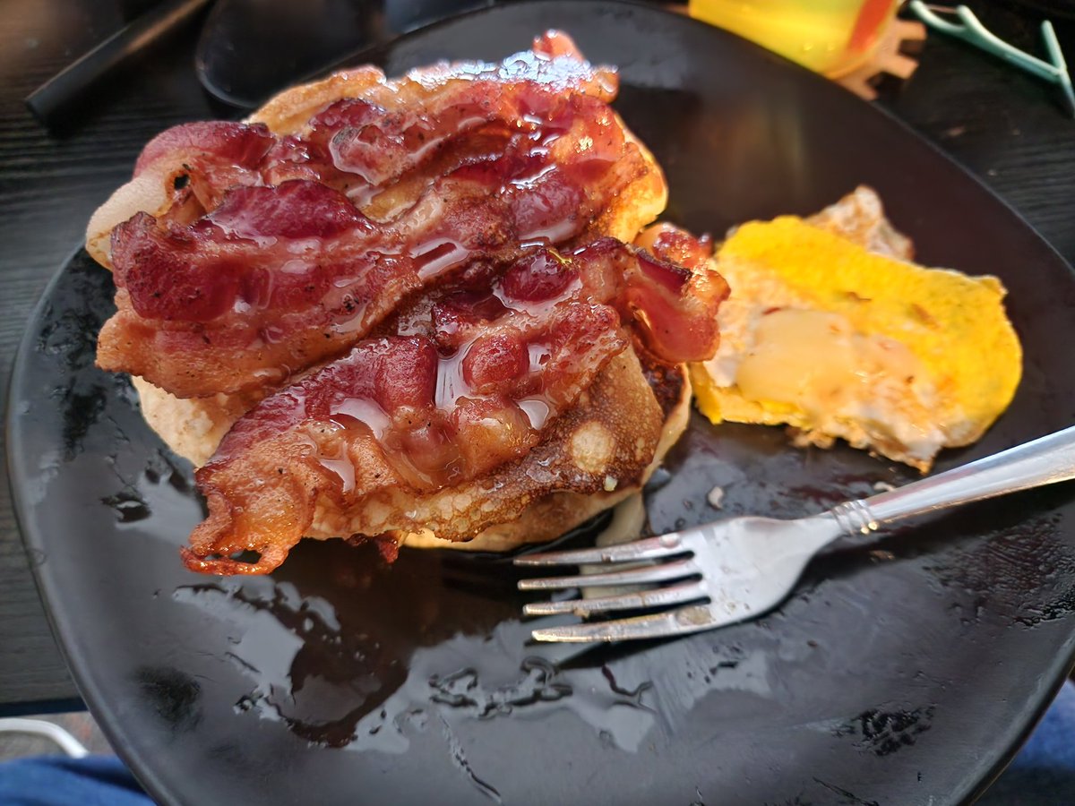 TheGamerzHaven's tweet photo. Made brunch for some friends, the minis, and myself! ๐
#Foodisgood https://t.co/XjwB37wonO