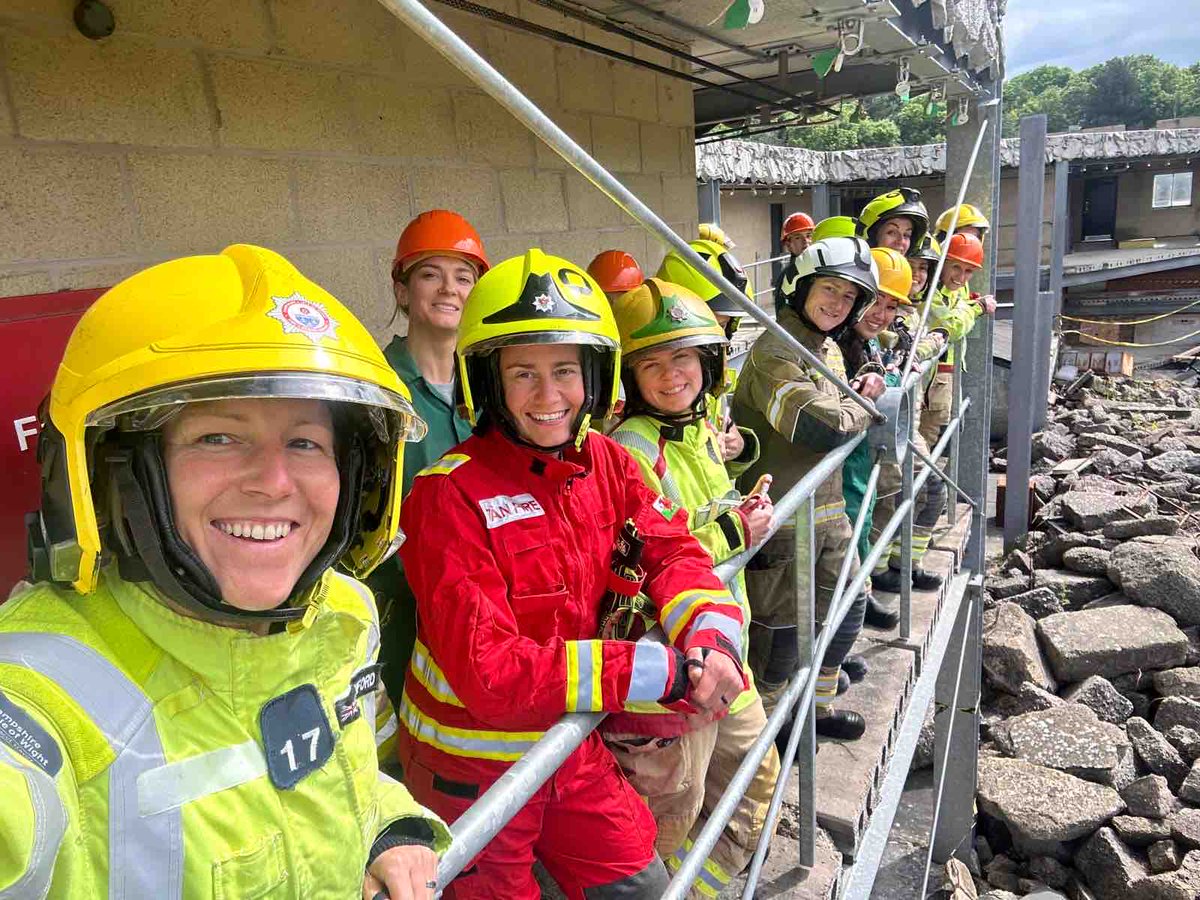 South Wales Fire and Rescue Service tweet media