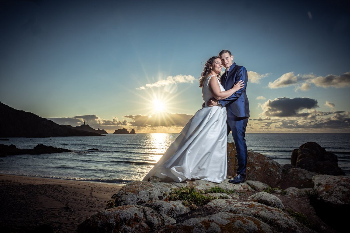 DiegoAlonsoFoto's tweet image. Continuamos compartiendo la encantadora #postboda de Bea y Juanjo. 🌊❤️ 

#Bodas2024 #PostbodaEnReira #FotografíaDeBodas #bodasgalicia #bodascostadamorte #postbodasgalicia #fotografodebodasgalicia

¿Sueñas con una sesión así? Escríbenos por WhatsApp al 698 12 68 95.