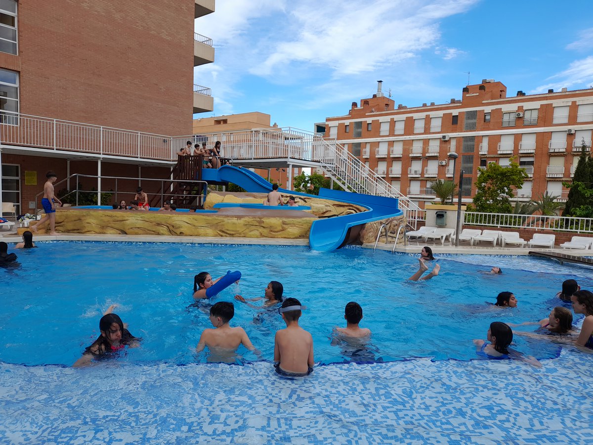 Notícies des del Delta de l'Ebre! 📡

Els de 1r d'ESO ja som al Delta de l'Ebre! 🌊 El viatge ha anat molt bé 🚍 i hem gaudit d'un dia ben assolellat! ☀️ Hem anat a fer la volta amb bici 🚴‍♂️ a la llacuna de l'Encanyissada 🏞️ i després ens hem banyat a la piscina. 🏊‍♀️
Demà més! 💪