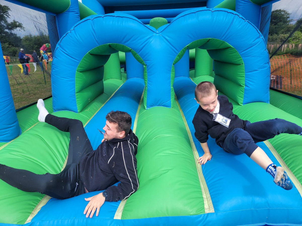I'm not sure who had more fun <a href="/Rotary/">Rotary International</a> Kids Big Fun Day Out Stirling 🤣 Mr Hudson getting slightly competitive....again! It was a photo finish for sure! #iwbsontour #pupilsvsstaff
