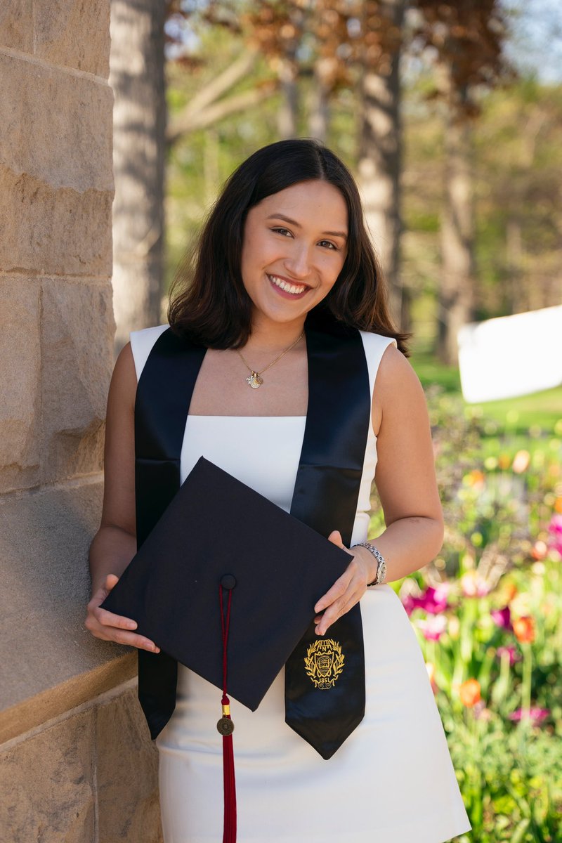 joanne_n_h's tweet photo. officially part of the medill mafia .. but now as an alum 💪💪 

thank you to all the family, friends, and professional support i had along the way these last four years. i’m proud to represent @MedillSchool in my future endeavors. 

as always, sko cats 💜 https://t.co/x61pjwmtKH