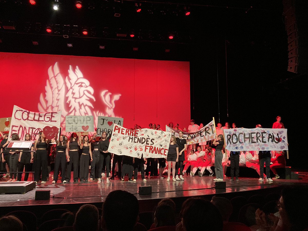 CollegeDR79's tweet photo. Félicitations aux choristes (élèves et enseignants) et aux professeurs d’éducation musicale et chant choral pour le spectacle « Coups de cœur »
#APEM 79
@acpoitiers @DSDEN79 
@s_chabeaudie https://t.co/Cjg8gA2W0s