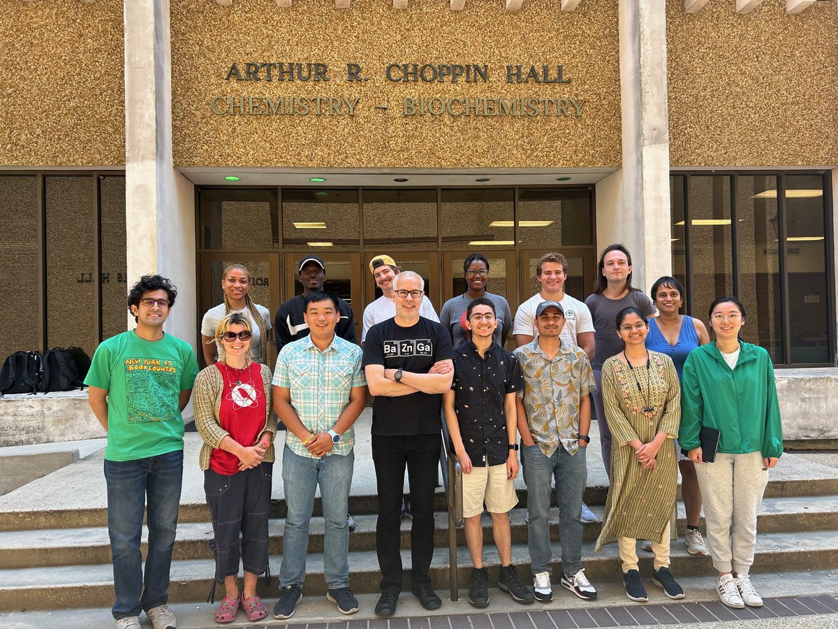 PaesaniLab's tweet photo. 🌟 These are going to be two exciting weeks at @LSU! We are thrilled to be running the @NSF-funded "Summer Workshop on Molecular Simulations" 🖥️ alongside Prof. Revati Kumar (@LSU_Chemistry) and Dr. Chris Knight (@argonne).

Today, Francesco introduced #datadriven #manybody simulations and we discussed how realistic #compchem simulations can help design #MOFs for #water harvesting. 

@UCSanDiego @UCSDPhySci @UCSDChemBiochem @HDSIUCSD @SDSC_UCSD