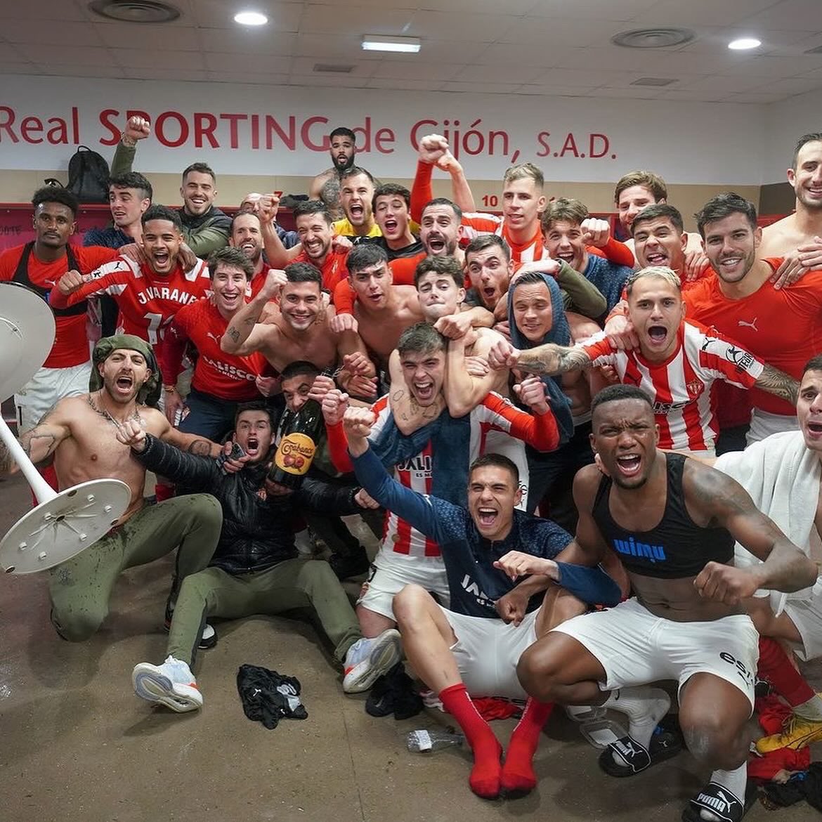 Pase lo que pase, le doy las gracias a estos esquizofrénicos por darnos una temporada como esta🫶🏻