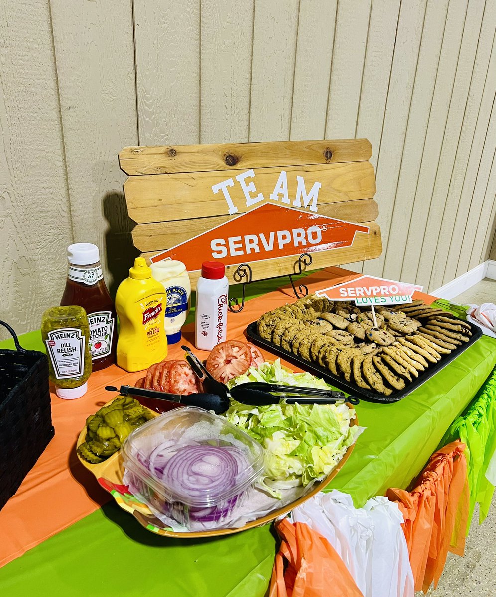 ServproofTupelo's tweet image. Our Spring/Summer SERVPRO
Appreciation Day was a great time!
We are thankful to all our team members for their hard work, day in and day out! 🧡💚🍔🌭

#SERVPRO #callthecleanteam #Mississippi #cleaningservices #restorationservices #constructionservices #happytuesday