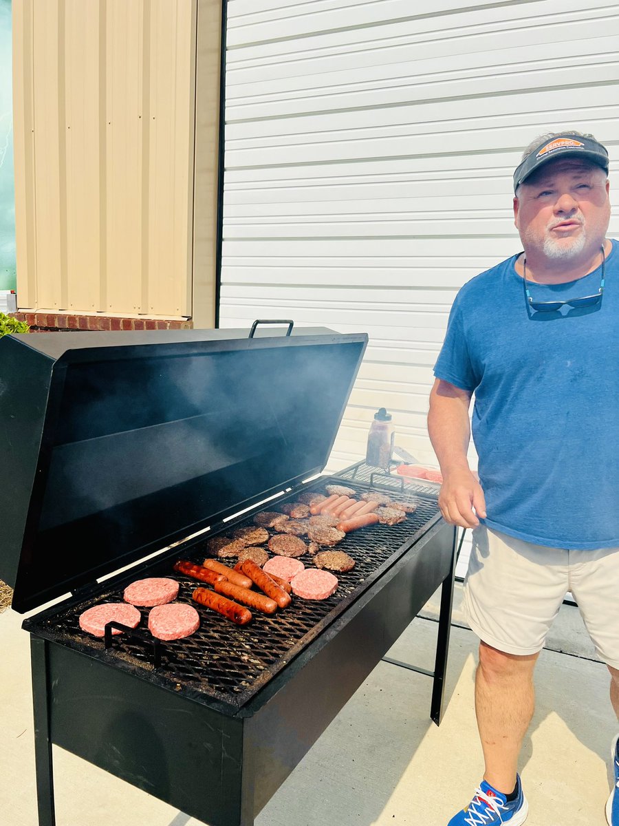 ServproofTupelo's tweet image. Our Spring/Summer SERVPRO
Appreciation Day was a great time!
We are thankful to all our team members for their hard work, day in and day out! 🧡💚🍔🌭

#SERVPRO #callthecleanteam #Mississippi #cleaningservices #restorationservices #constructionservices #happytuesday