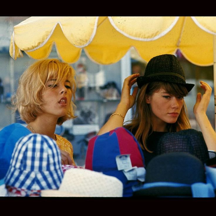 thesensualwcrld's tweet photo. who wants to be the Sylvie Vartan to my Françoise Hardy ? https://t.co/0tKPepFo9k