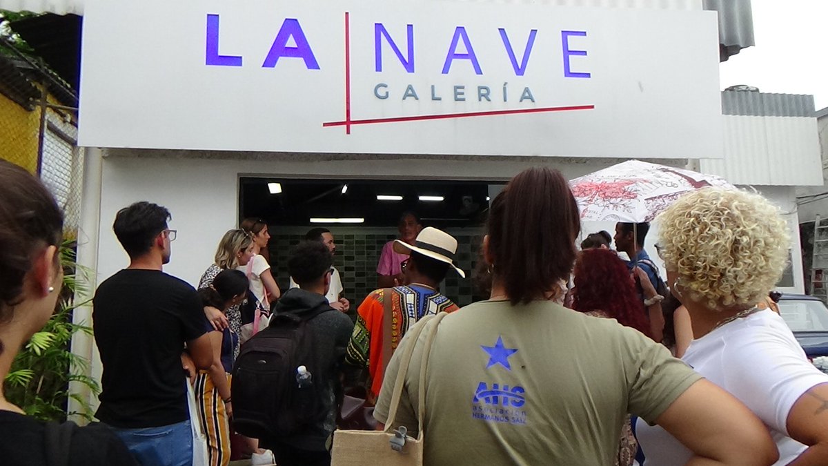 ahsjovenescuba's tweet photo. 🤩 #ElArteNosUne
📷 Compartimos algunas imágenes de la primera jornada de la II Edición de la Jornada de Teoría y Crítica de Arte, en La Habana.
Sigue el evento a través de nuestras redes sociales 📱
#AHSCuba #ElArteNoPara #AlmaAHS #EventosAHS https://t.co/1Rawj1iZkM