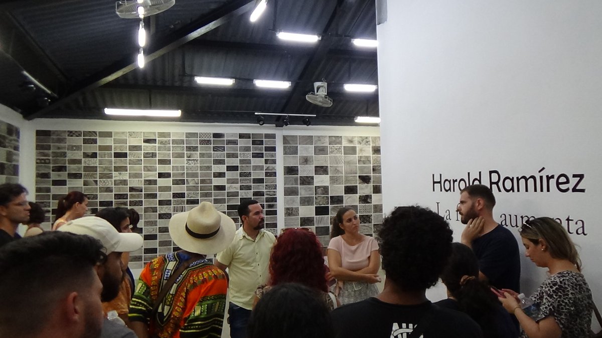 ahsjovenescuba's tweet photo. 🤩 #ElArteNosUne
📷 Compartimos algunas imágenes de la primera jornada de la II Edición de la Jornada de Teoría y Crítica de Arte, en La Habana.
Sigue el evento a través de nuestras redes sociales 📱
#AHSCuba #ElArteNoPara #AlmaAHS #EventosAHS https://t.co/1Rawj1iZkM