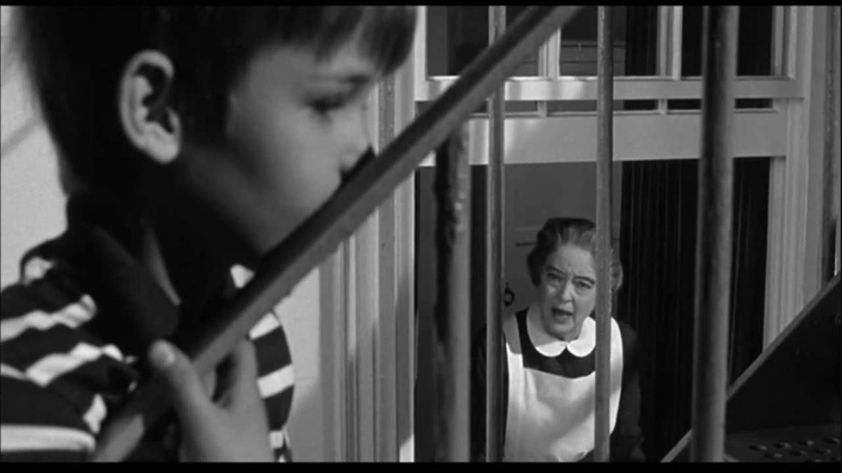 TalkingPicsTV's tweet photo. #BetteDavis at her most sinister! Hammer Films' thriller, THE NANNY (1965) 10:10pm #TPTVsubtitles co-starring #JamesVilliers #WendyCraig #JillBennett #WilliamDix https://t.co/UDi2TwKjN5