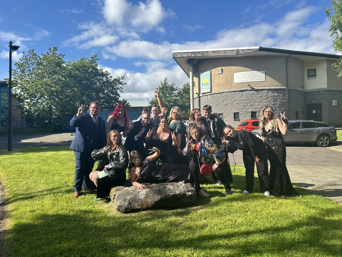 YouthComplex tweet media