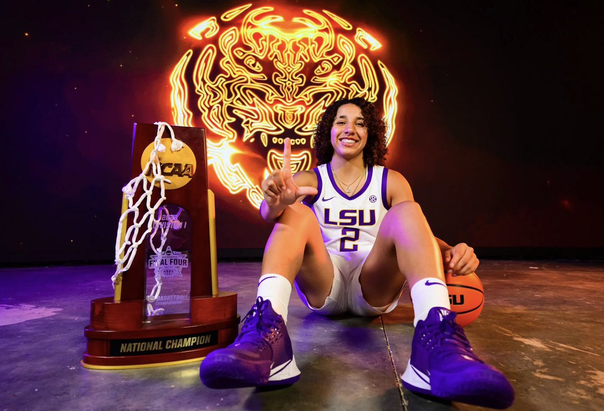znagy20's tweet photo. Kim Mulkey and the Tigers hosted the No. 1 player in America for an unofficial visit last week: Aaliyah Chavez.

A photoshoot with Mulkey, TikTok dances with Mikaylah Williams and more. 

#LSU continues turning up the heat.

Chavez shared photos from her trip to Baton Rouge. https://t.co/pxAGJmFteN