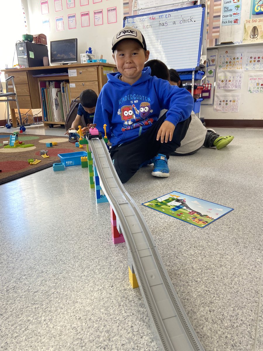 More #LEGO fun from this morning 

#STEAM #kindergarten <a href="/acms_nanuit/">ACMS Nanuit</a> <a href="/MissKAKing/">Ms. King (She/Her)</a> <a href="/borovijs/">Tyler Borovijs</a>