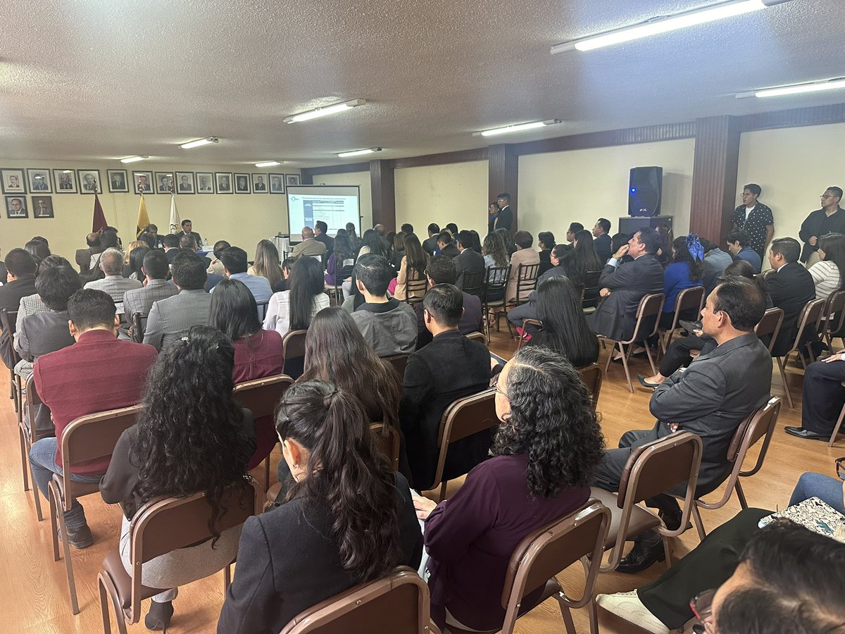 En su intervención la Dra. Beatriz Arellano destacó la importancia de contar con judicaturas especializadas en materia Constitucional, para descongestionar la alta carga procesal que existe en la actualidad.