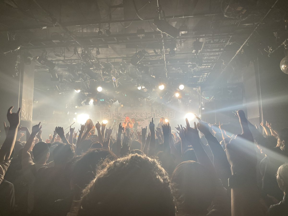 sacsacyd's tweet photo. タイムラグはんぱないのと時間なくて映りこんだの悔やまれる https://t.co/0g0NlYHYch