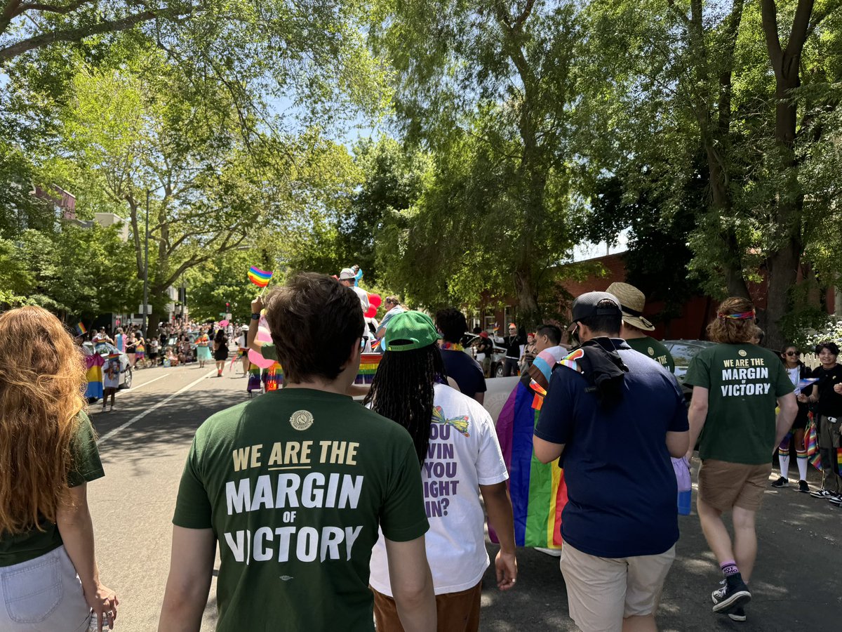 sacyoungdems's tweet photo. Happy Pride! SCYD had so much fun at the Sac Pride Parade last weekend! 🏳️‍🌈🏳️‍⚧️ #sacpride #pridemonth https://t.co/IVcdpZtL2J