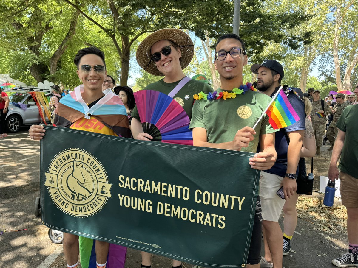 sacyoungdems's tweet photo. Happy Pride! SCYD had so much fun at the Sac Pride Parade last weekend! 🏳️‍🌈🏳️‍⚧️ #sacpride #pridemonth https://t.co/IVcdpZtL2J