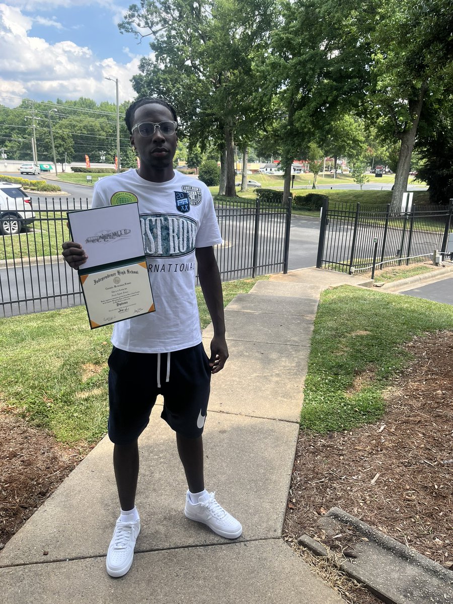 Aaron Faison (@aaronhoops25) on Twitter photo 