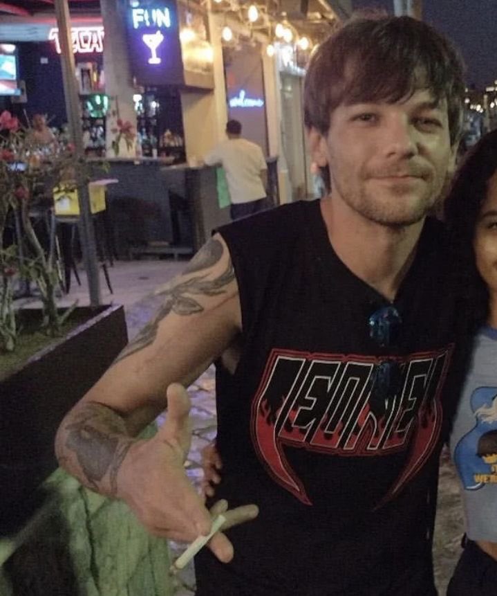 Louis salió del barrio pero el barrio nunca salió de el 🫦