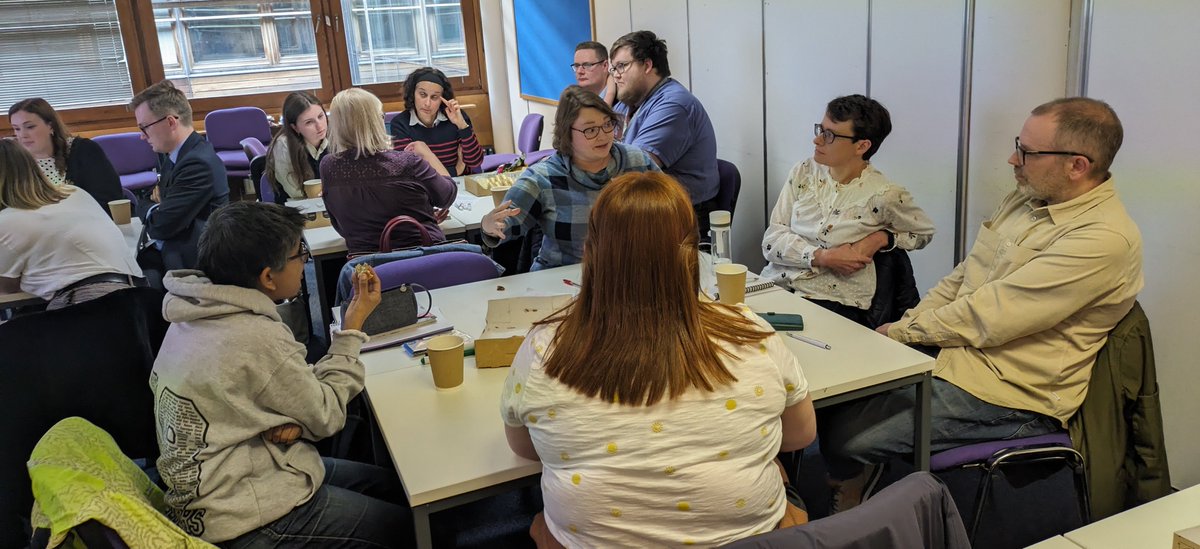Brilliant evening <a href="/UoN_ITE/">UoN Teacher Training</a> as <a href="/UonHistory/">UoN History</a> colleagues &amp; #EastMids #historyteachers engaged in collaborative &amp; reciprocal conversations, learning from one another &amp; sharing their experiences of history education in schools &amp; university. A 'wow I'm honoured to do my job' moment.