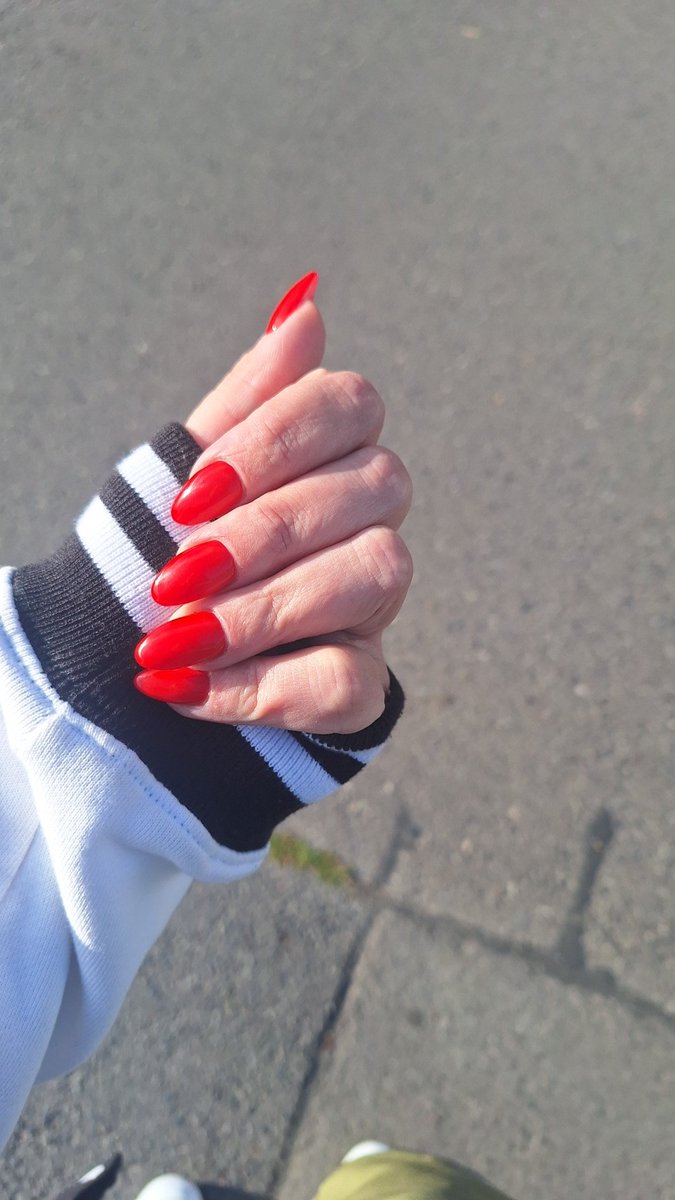 MariaBerliin's tweet photo. Neue Nägel https://t.co/SGEGANbJqr